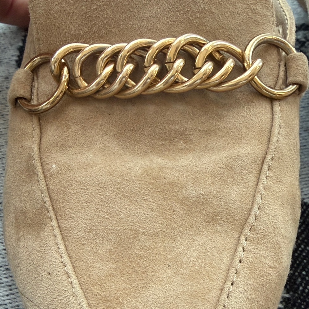 Steve Madden Tan Suede Mules with Gold Chain - Picture 3 of 6